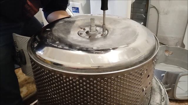 Замена опор, фланцев. Стиральная машина AEG