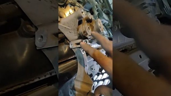 Тойота TLC 200 4.5 Дизель замена натяжитель обводного ремн