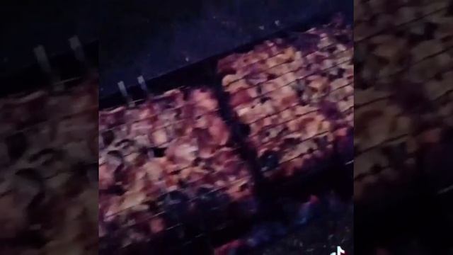 Шашлычёк перед дорогой. #борт010 #такси #провинция смотреть онлайн