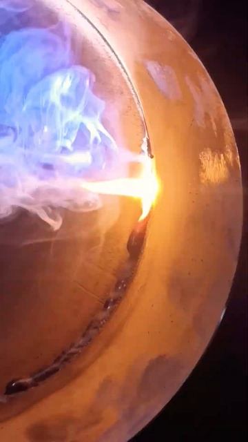 КорешОК #сварщик #welding #сварка #welder #сваркатруб #рдс #weld # смотреть онлайн