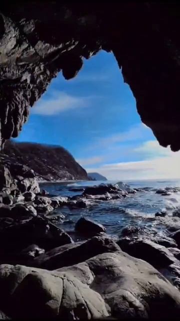 Природа, машина, рассвет, закат, море, пещера, камни, пе? смотреть онлайн