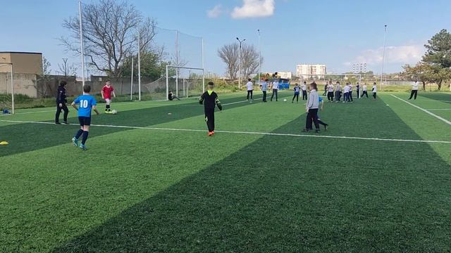 Футбольный турнир кожанный мяч 🏐 Сш Саки 🔵 - ⚪ 4 школ смотреть онлайн