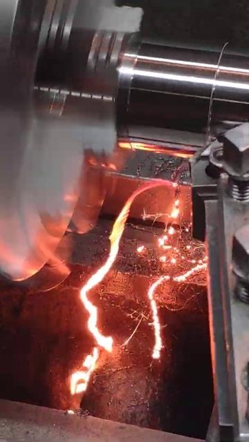 Работа на токарном станке. смотреть онлайн