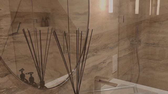 Душевые кабинки, которых не видно как стекло меняет пространство смотреть онлайн