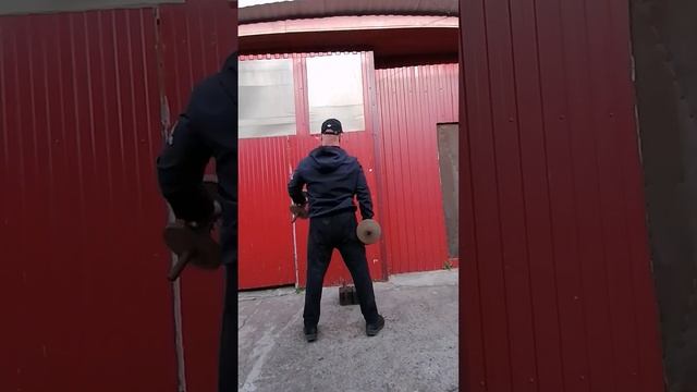 Подъем гантелей из за головы. #гантели #качалка #фитнес смотреть онлайн