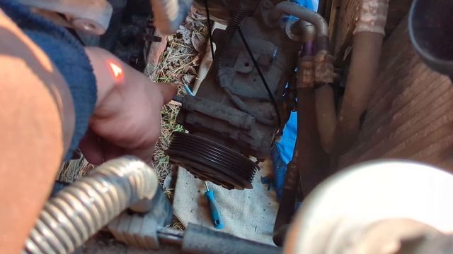 Снятие генератора на Пежо (Peugeot) 408/308 дизель смотреть онлайн