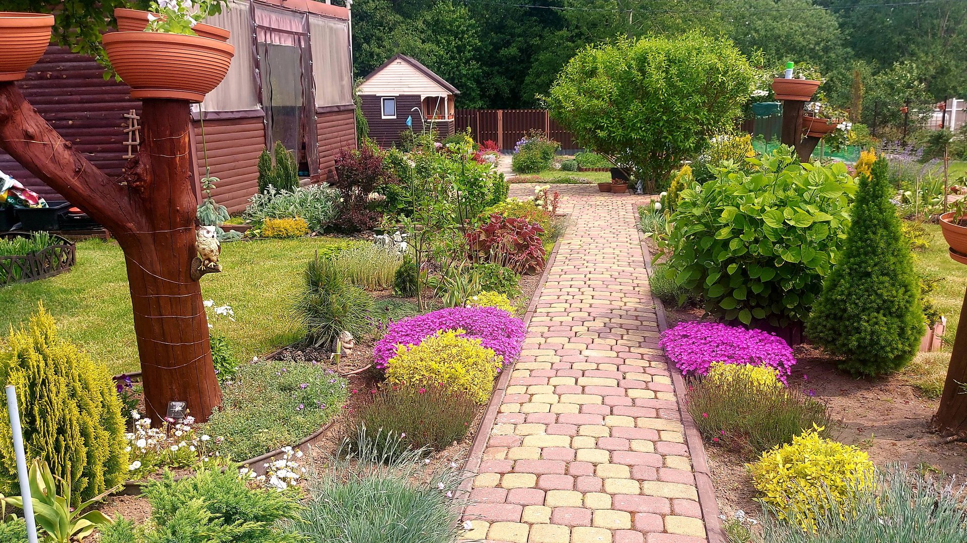 Дача🌞Обрезка.Прополка🌞🌿🌸 Легких путей не ищем,решили вкопать бассейн, начало положено🙃 смотреть онлайн