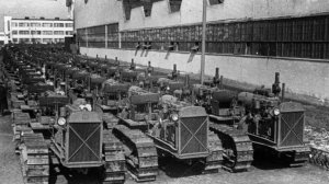 Введен в строй Челябинский тракторный завод