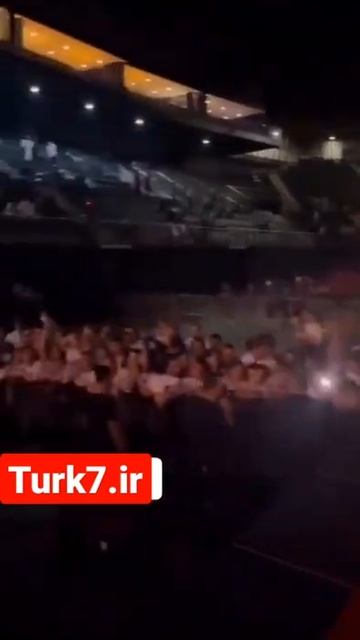 جایگاه وی ای پی کنسرت تتلو در حال پر شدنه смотреть онлайн