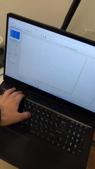 Гравировка клавиатуры на ноутбуке Honor смотреть онлайн