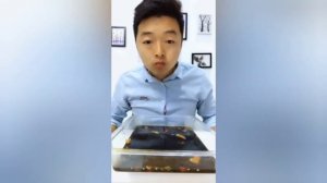 Китайцы едят ЖИВУЮ ЕДУ!!! ПОСМОТРИ ВЕДЬ ОНА И ПРАВДА ЖИ?