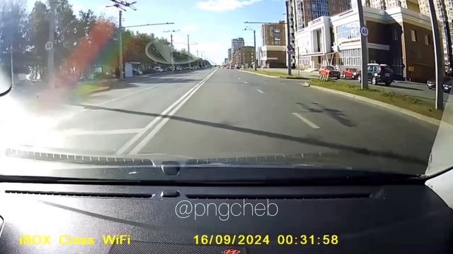 Водитель Polo М592РВ21 не знает правила проезда регулируе?
