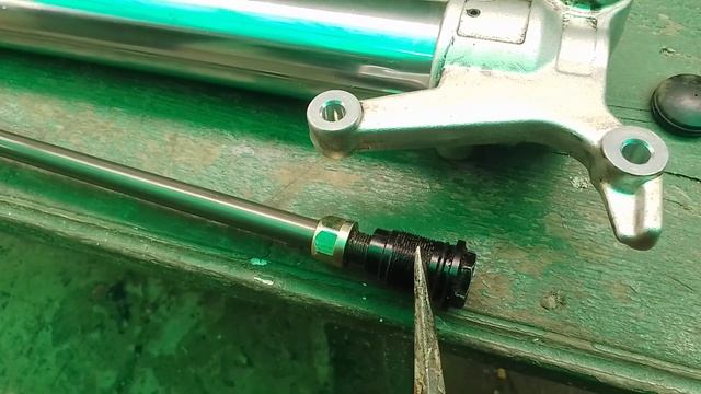 Розборка вилки 48 мм WP Geon Dakar GNX 300 EFI 2021р.в. смотреть онлайн