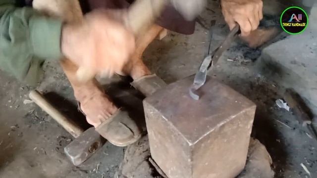 Blacksmithing | Super Simple Tongs | सुपर सरल चिमटे | Супер прост смотреть онлайн