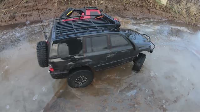 2 тачки, грязь и 500 р. гонки на внедорожниках.