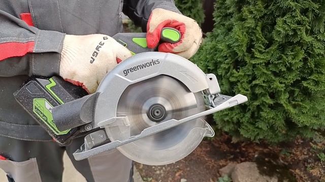 Тест системы остановки диска циркулярной пилы Greenworks GD