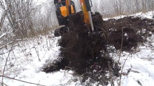 Металлокоп с помощью мини-экскаватора