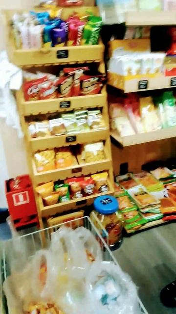 Вкусно, если вкусно. Зефир как облако. Дали попробоват? смотреть онлайн