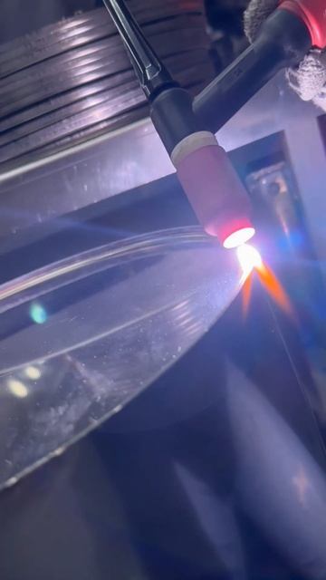 Аргоновая сварка бака. #welding #tig #argonwelding #argon #аргоноваяс? смотреть онлайн