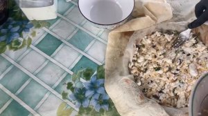 Лаваш с творогом на завтрак.