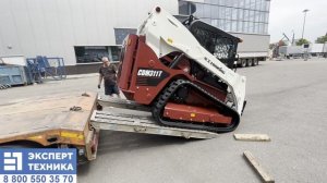 Погрузка гусеничных мини-погрузчиков на низкорамный трал после выставки СТТ