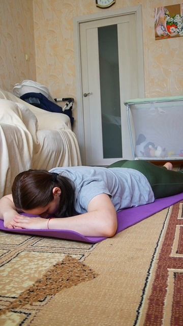 Как йога спасает мою спину: мой опыт! 🧘♀️🍼