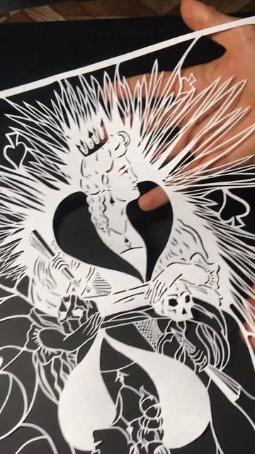 Пиковая дама. Вырезано из бумаги вручную. смотреть онлайн