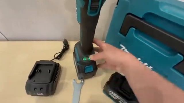 Болгарка с большими аккумуляторами , с регулировкой о? смотреть онлайн