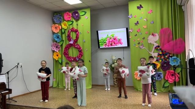 танцевальный коллектив. 