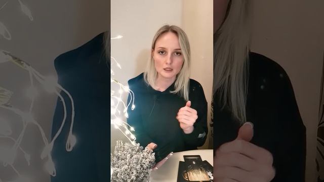 ФИНАНСОВАЯ СФЕРА ЖИЗНИ! ЧТО БУДЕТ? #shorts #таро #гадание #? смотреть онлайн