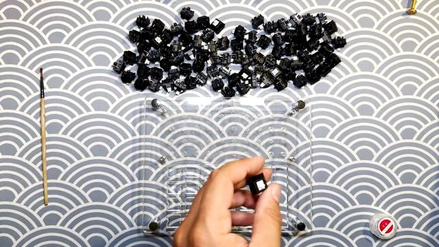 ТИХИЙ РЕТРО КАСТОМ QK65v2 Кастомная механическая клавиатура QwertyKeys QK65v2 + Gazzew Boba U4 смотреть онлайн