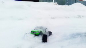 Гонки на внедорожниках по снегу