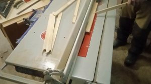 Как напилить тонкие рейки из доски на циркулярке