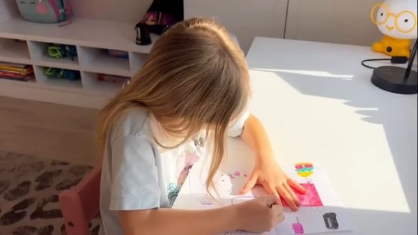 София и Ника уговорили брата поставить бассейн. Софун?