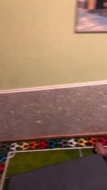 Когда падает с лестницы смотреть онлайн