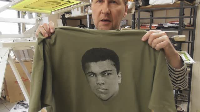 Цветоделение и печать. Шелкография на сером. смотреть онлайн