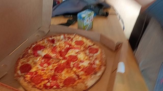 Заказали пепперони флэш в додо пицца с Ростом и Максим смотреть онлайн