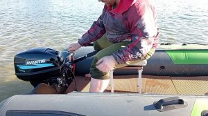 Первый запуск лодочного мотора. Завожу с толкача!