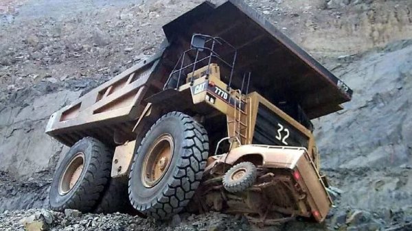 Белаз 220тонн