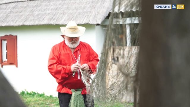 Выспался на ульях, поймал рыбу и научился плести сети.