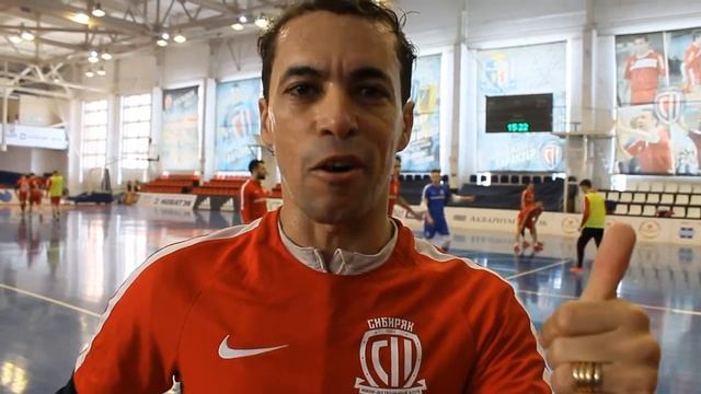 Ждем на игре в красной футболке! смотреть онлайн