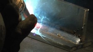 Работа полуавтомата "Неон ВД-251 ПДГ" проволока 1,2 мм заг