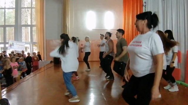 СУПЕР ТАНЕЦ ОТ ВОСПИТАТЕЛЕЙ.