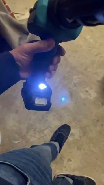 Пистолет для герметика Макита