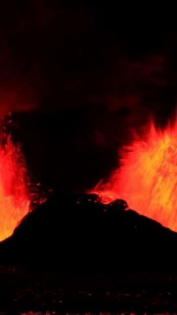 Извержение вулкана Килауэа на Гавайях, США, февраль 2025 смотреть онлайн