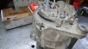 KIA Sportage 2012 год, 2л. Замена подшипников генератора, реле ?