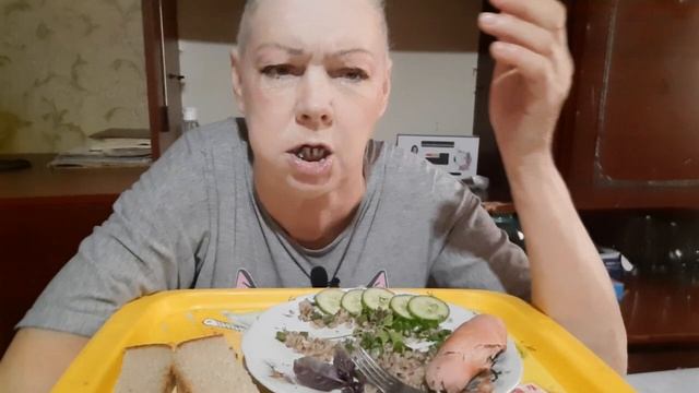 мукбанг / гречка с сардельками смотреть онлайн