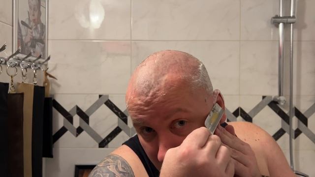 Как брить голову опасной бритвой