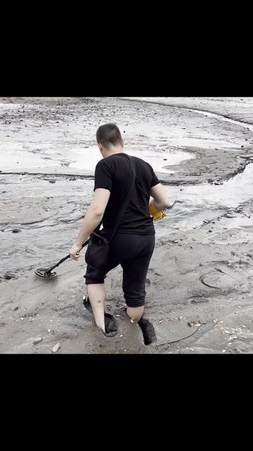 Новое место | Поиск монет Металлоискателем | Застрял в смотреть онлайн