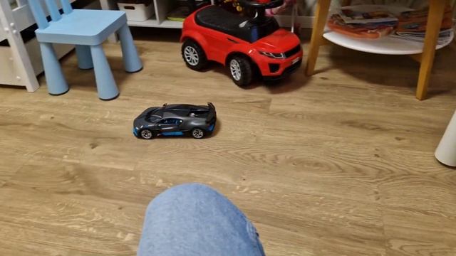 Радиоуправляемая машина Rastar Bugatti Divo, 1:14